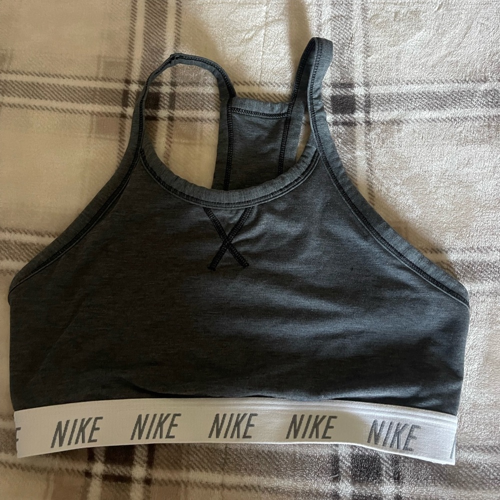 NIKE Sports-bra